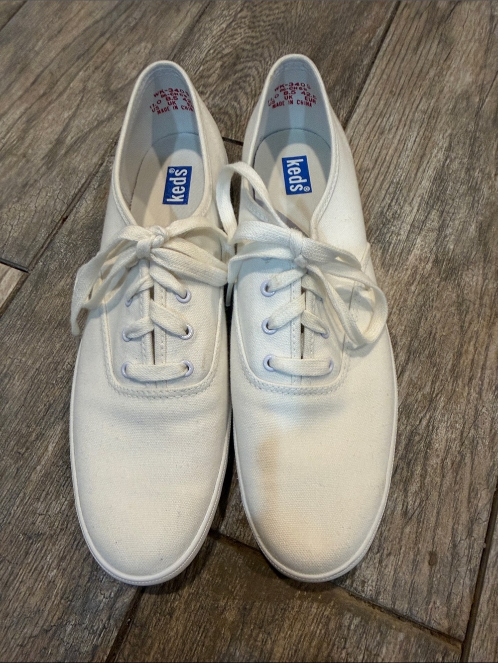 Keds Women's Vintage White Canvas Lace-Up Sneakers size 11 slim
